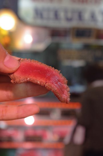 富江のお肉屋さんは陽気すぎてお肉いっぱいくれた